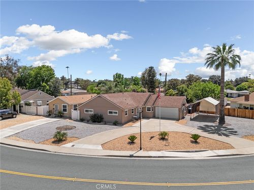 3540 Nelson, Riverside, CA, 92506 | Card Image