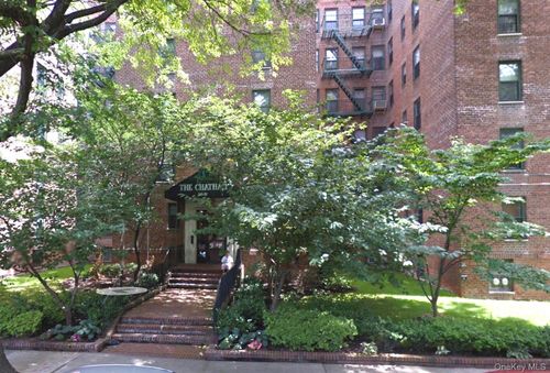 apt-310-140 Burden Cres, Jamaica, NY, 11435-2329 | Card Image