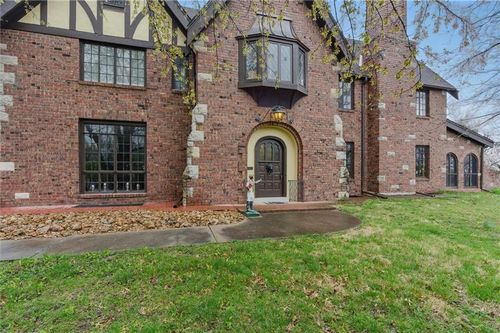 8 Orchard Pl, Excelsior Springs, MO, 64024-2611 | Card Image