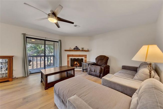 702 Hanover Ln Se, Condo with 2 bedrooms, 2 bathrooms and 2 parking in Marietta GA | Image 4
