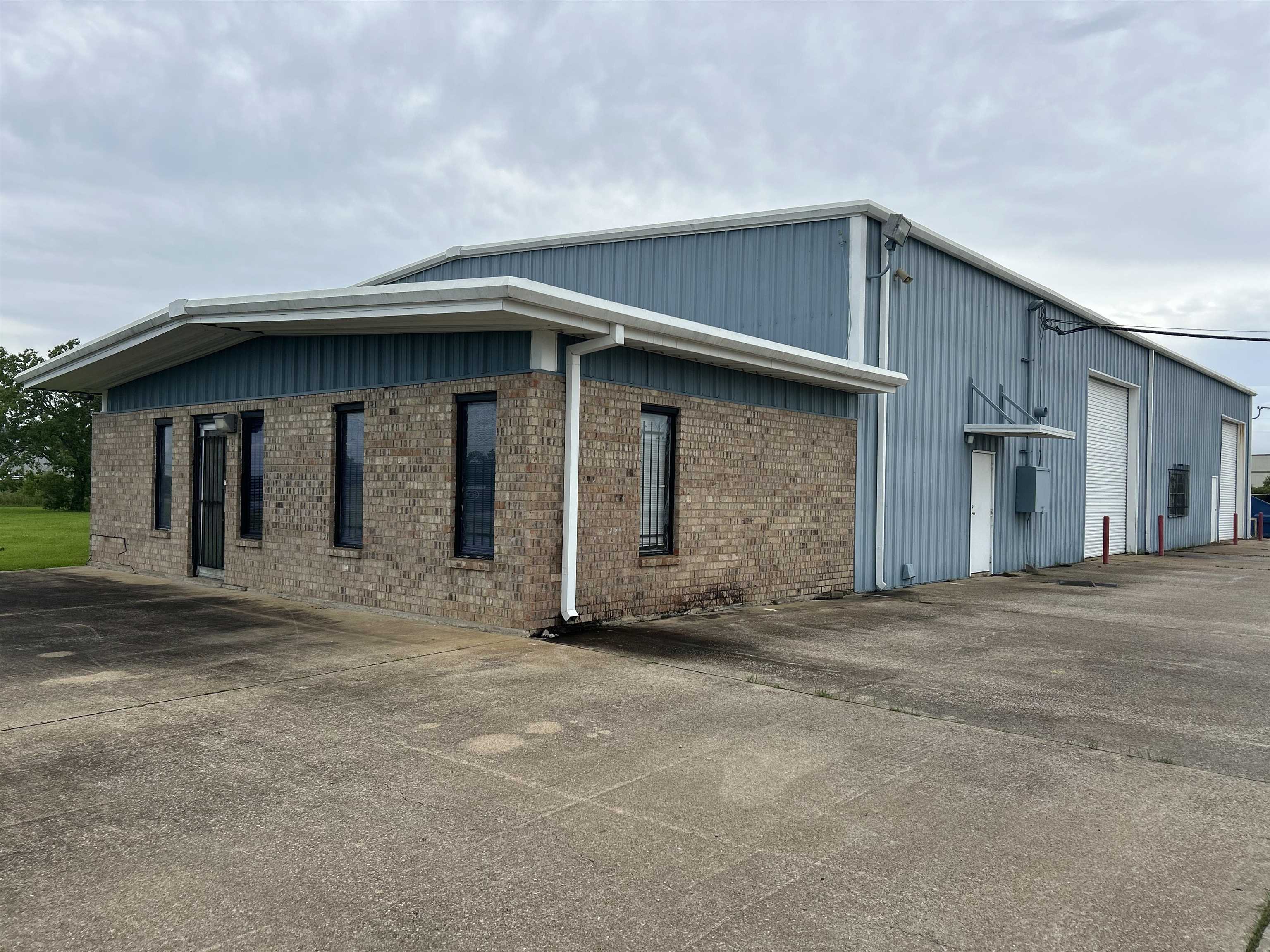 Commercial Sale in Beaumont 2