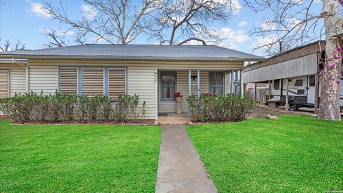 310 Randolph Ave, Schertz, TX, 78154-1933 | Card Image
