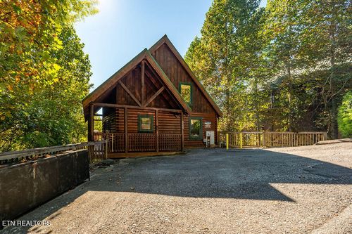 4445 Forest Vista Way, Pigeon Forge, TN, 37863-4749 | Card Image