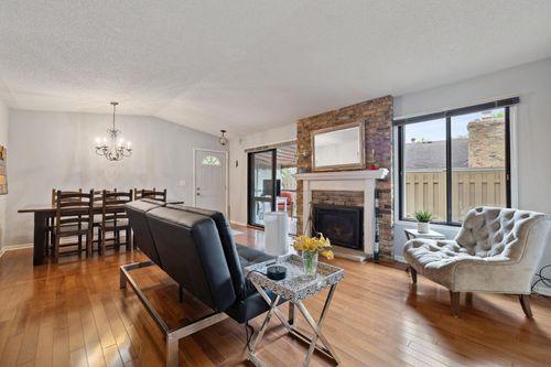 2252 Country Ln, Minnetonka, MN, 55305-3153 | Card Image