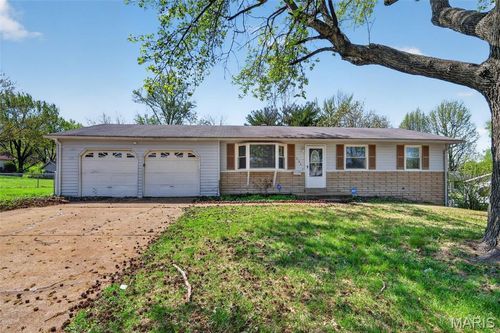 504 Topaz Ave, Saint Louis, MO, 63137-3445 | Card Image