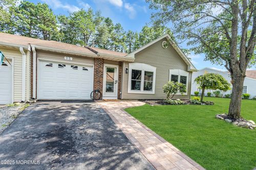 95 Chaucer Ct, Lakewood, NJ, 08701-7326 | Card Image