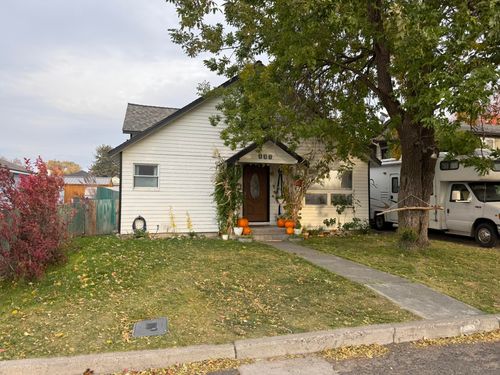 127 Se 8th St, Madras, OR, 97741-1713 | Card Image