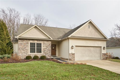 311 Hidden Pond Dr, Doylestown, OH, 44230-1669 | Card Image