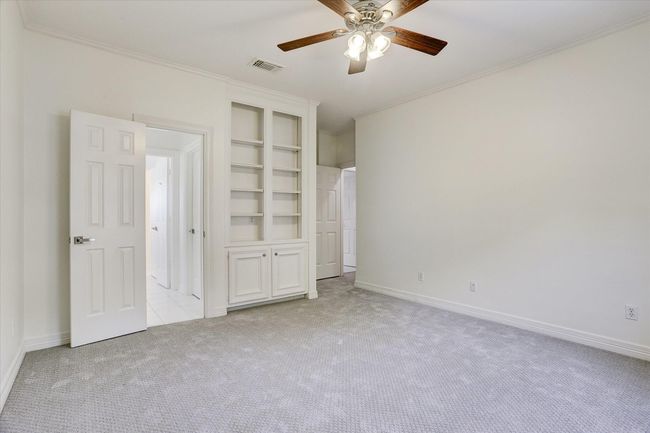 5411 Pine St, House other with 5 bedrooms, 5 bathrooms and 3 parking in Bellaire TX | Image 37