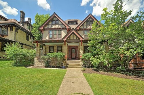 1747 Beechwood Blvd, Squirrel Hill, PA, 15217-1713 | Card Image