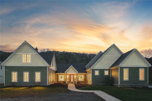 690 Main St, Vintondale, PA, 15961-3403 | Card Image