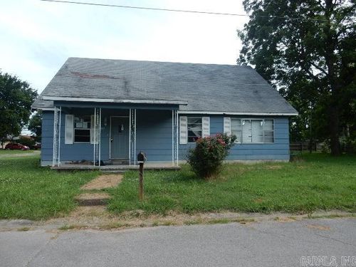 1110 W 10th St, Caruthersville, MO, 63830-1728 | Card Image