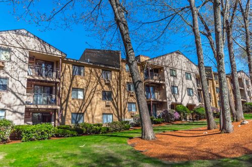 1036-23 Country Club Dr, Manchester, NH, 03102-8835 | Card Image