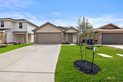 718 Jennifer Way, New Braunfels, TX, 78130-0512 | Card Image