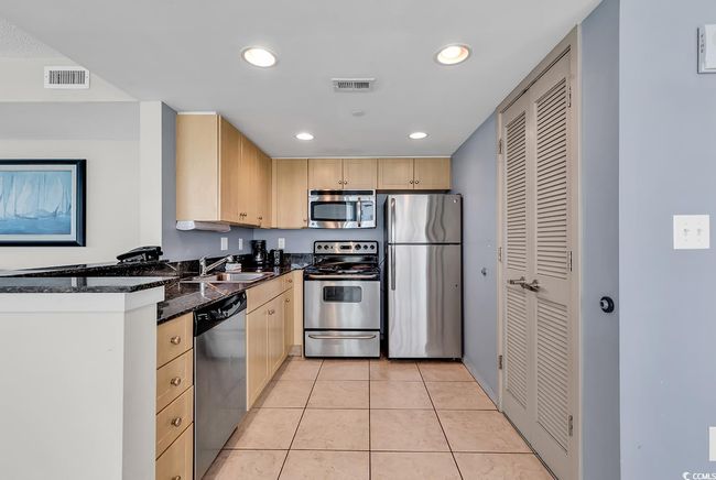 1001 - 107 S Ocean Blvd, Condo with 2 bedrooms, 2 bathrooms and null parking in Myrtle Beach SC | Image 6