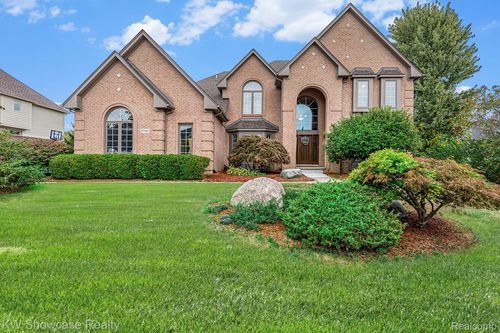47266 White Pines Dr, Novi, MI, 48374-3698 | Card Image