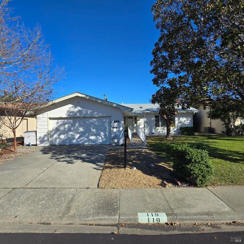 119 Carlsbad Cir, Vacaville, CA, 95687-3409 | Card Image