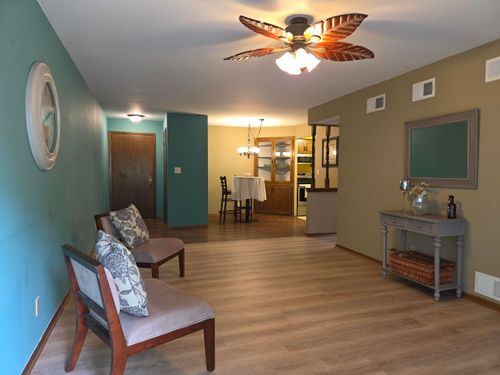 3239 S 58th St, Milwaukee, WI, 53219-4304 | Card Image