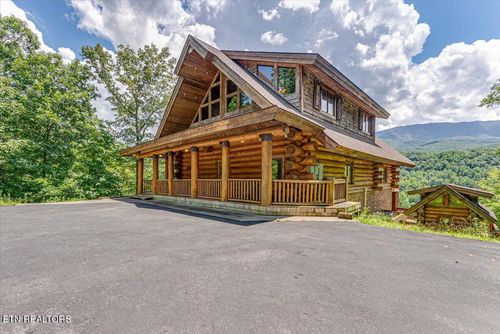 213 Matterhorn Dr, Gatlinburg, TN, 37738 | Card Image