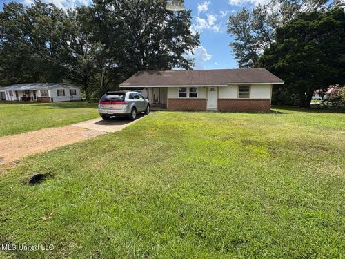 715 Simpson Dr, Winona, MS, 38967-3007 | Card Image