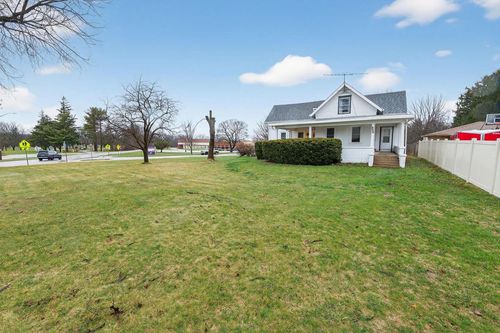 330 W Jefferson Street, Elkhorn, WI, 53121 | Card Image