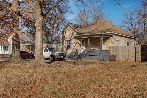 1105 W Division St, Springfield, MO, 65803-1711 | Card Image