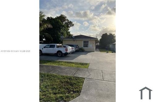 415 N 60th Way, Hollywood, FL, 33024-7901 | Card Image