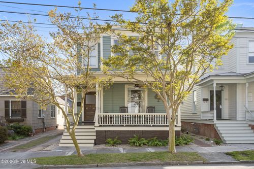 227 New St, New Bern, NC, 28560-4934 | Card Image