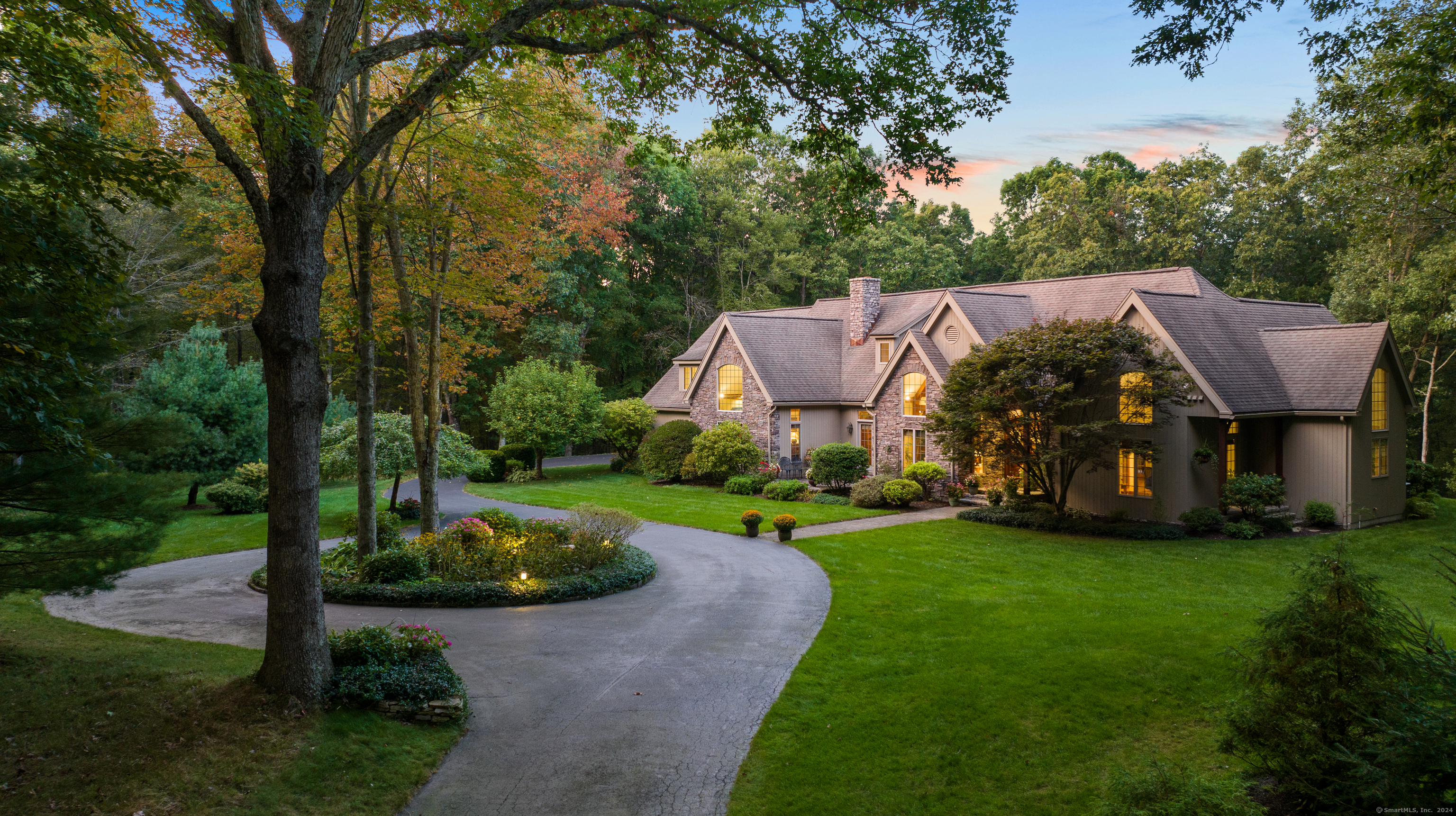 Second Hill Falls Ln, Bridgewater, CT 06752