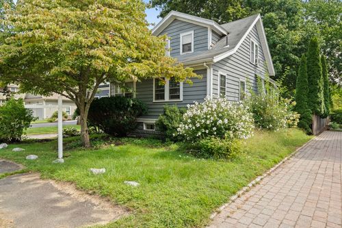 72 Valleyfield St, Lexington, MA, 02421-7939 | Card Image