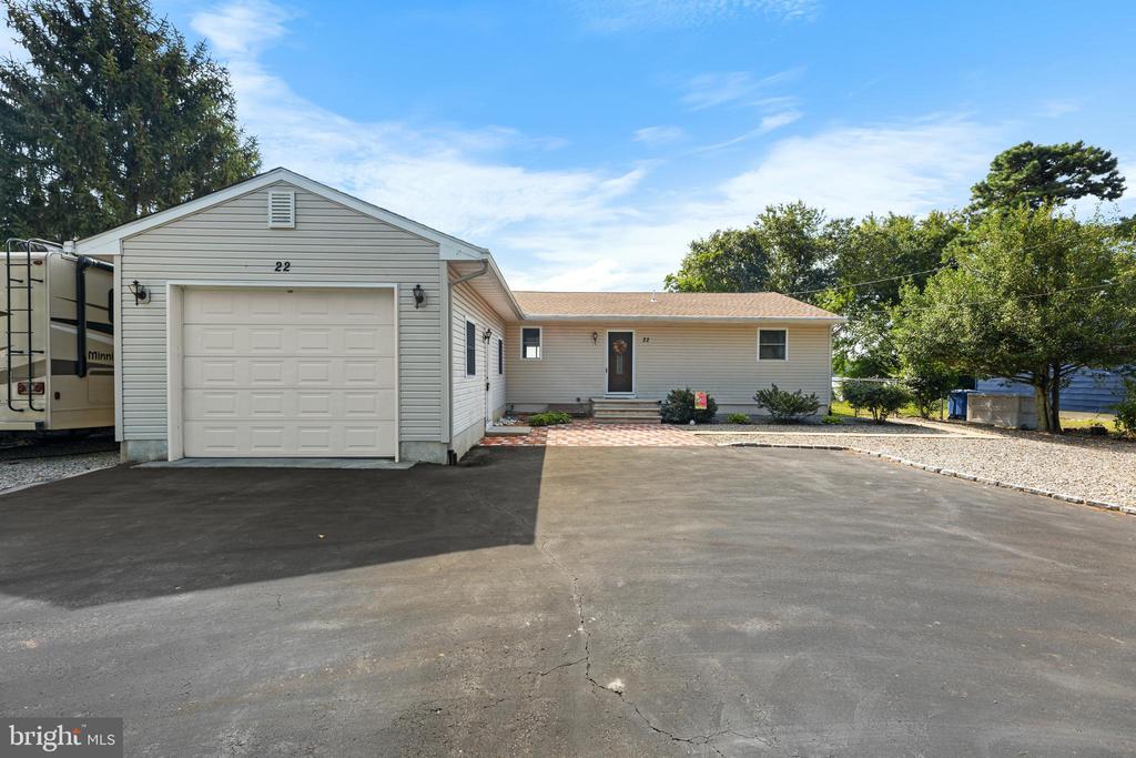 Tensaw Dr, Browns Mills, NJ 08015