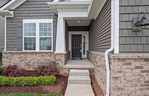 3045 Sheffield Cir, Clarkston, MI, 48346-2864 | Card Image
