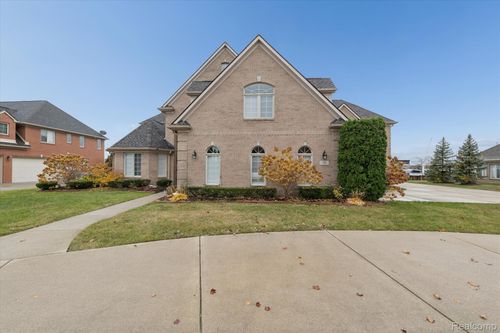 74 Sand Bar Ln, Detroit, MI, 48214-8034 | Card Image