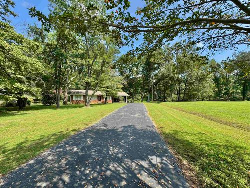 530 Lakeside Dr, Killen, AL, 35645-9219 | Card Image
