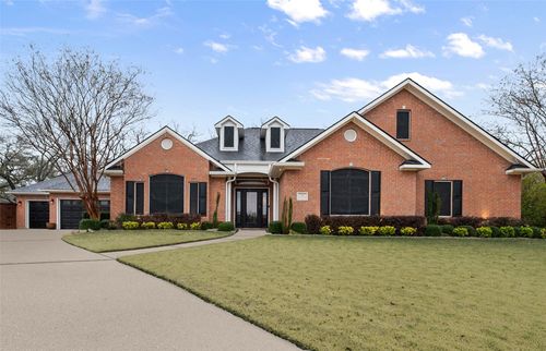 721 Willowcreek Cir, Corsicana, TX, 75110-1183 | Card Image