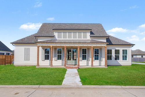 108 Hazelwood Dr, Thibodaux, LA, 70301-8058 | Card Image
