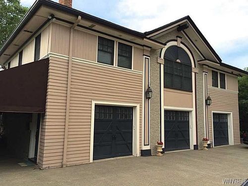 carriage-house-100 Lincoln Parkway, Buffalo, NY, 14222 | Card Image