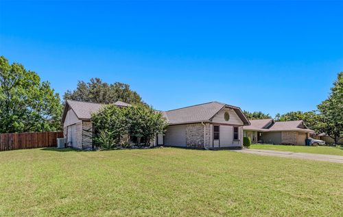 214 Mapleridge Dr, Rockwall, TX, 75032-5617 | Card Image