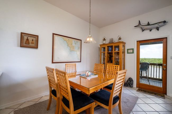 8D - 11 Old Mill Rd, Condo with 2 bedrooms, 2 bathrooms and null parking in Cedar Key FL | Image 8