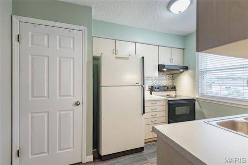 82-2661 Falcons Way, Saint Charles, MO, 63303-3611 | Card Image