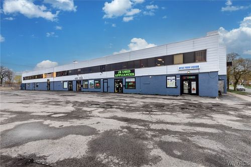 2425 Hyde Park Blvd, Niagara Falls, NY, 14305-3235 | Card Image