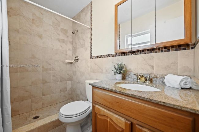 6905 Nw 73 Rd St, House other with 2 bedrooms, 2 bathrooms and null parking in Tamarac FL | Image 15