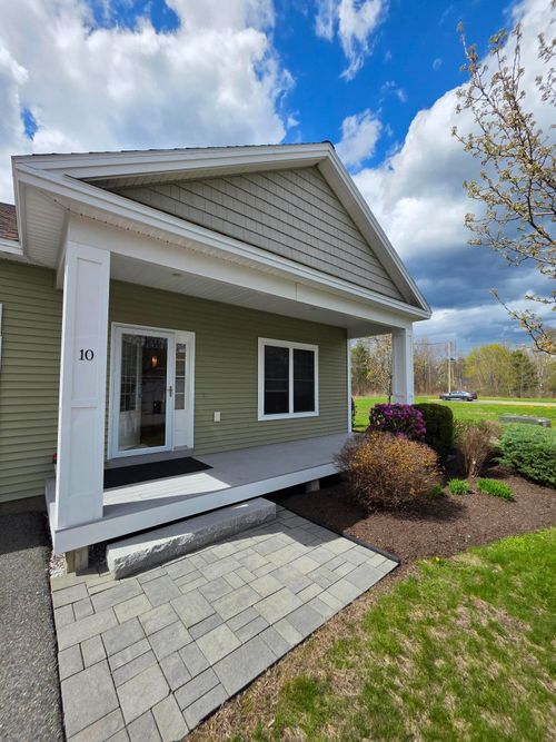 10-5 Shore Dr, Orono, ME, 04473-4490 | Card Image
