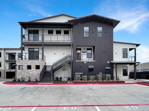 1215-630 Central Pkwy, New Braunfels, TX, 78130-2368 | Card Image