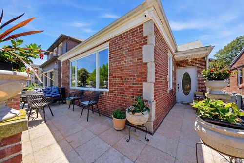 4082 Ocean Ave, Brooklyn, NY, 11235-3713 | Card Image