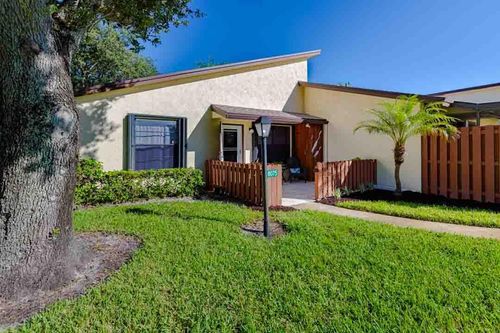 8075 Se Villa Cir, Hobe Sound, FL, 33455-2079 | Card Image
