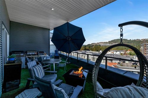 608-947 Whirlaway Cres, Victoria, BC, V9B6Z9 | Card Image