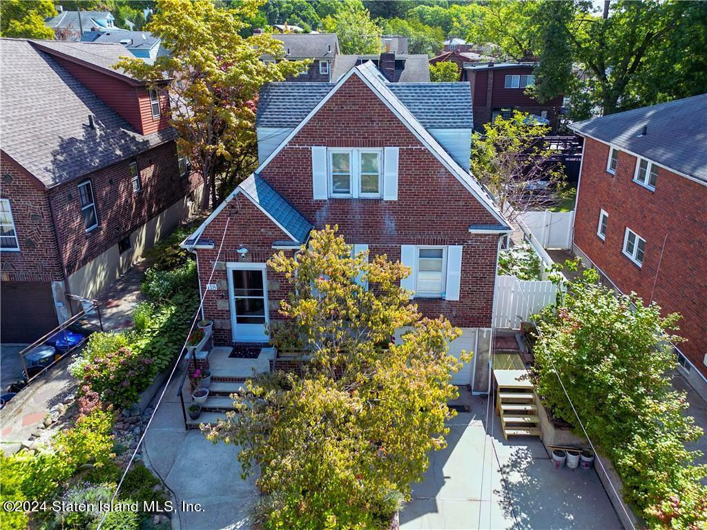 Van Cortlandt Ave, Staten Island, NY 10301