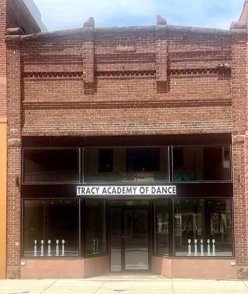 181 3rd St, Tracy, MN, 56175-1211 | Card Image