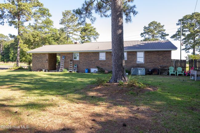 6733 Newon Grove Highway, House other with 3 bedrooms, 2 bathrooms and null parking in Newton Grove NC | Image 25